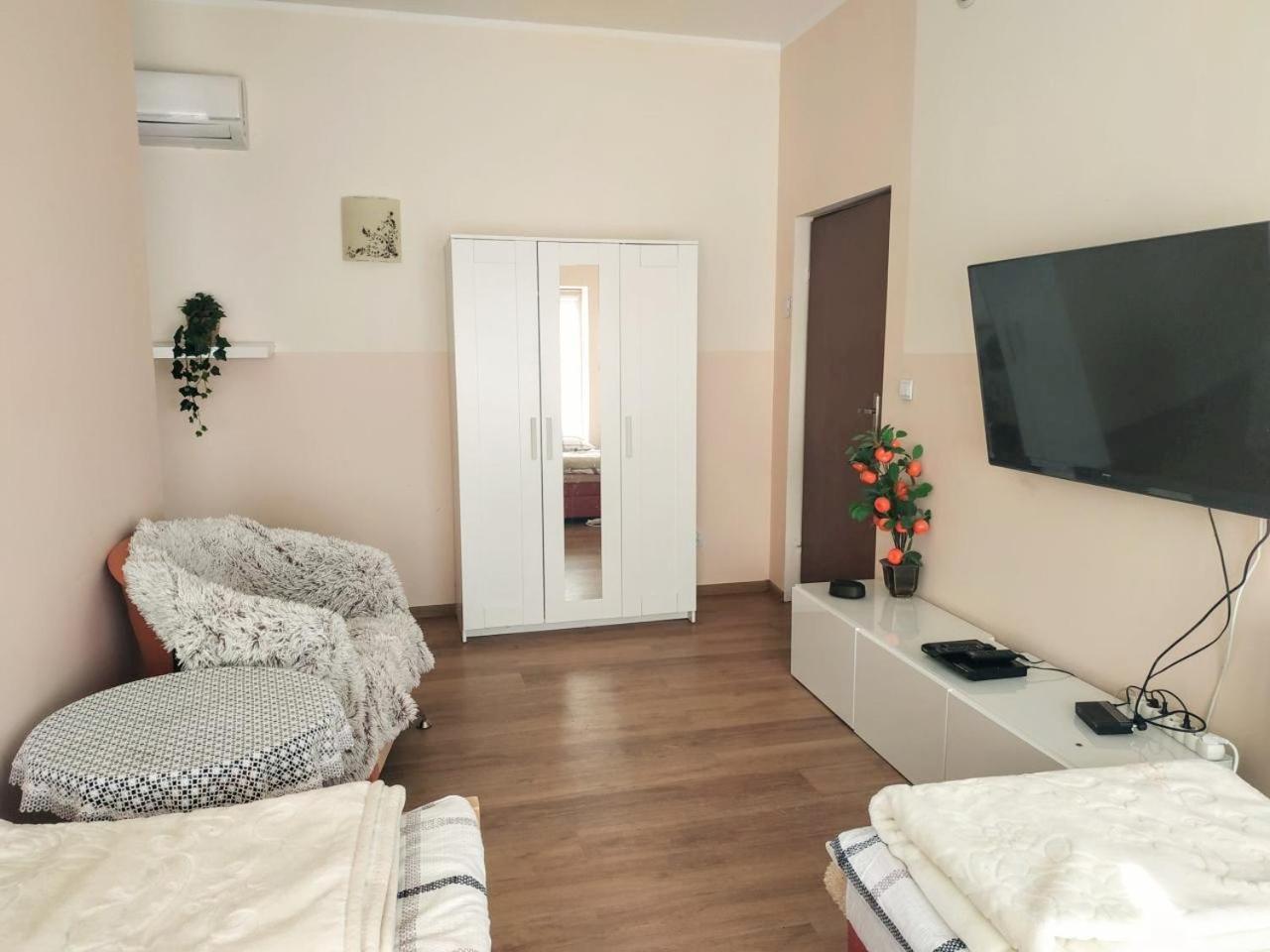 Apartamenty Gorki Male Tuszyn Exterior foto