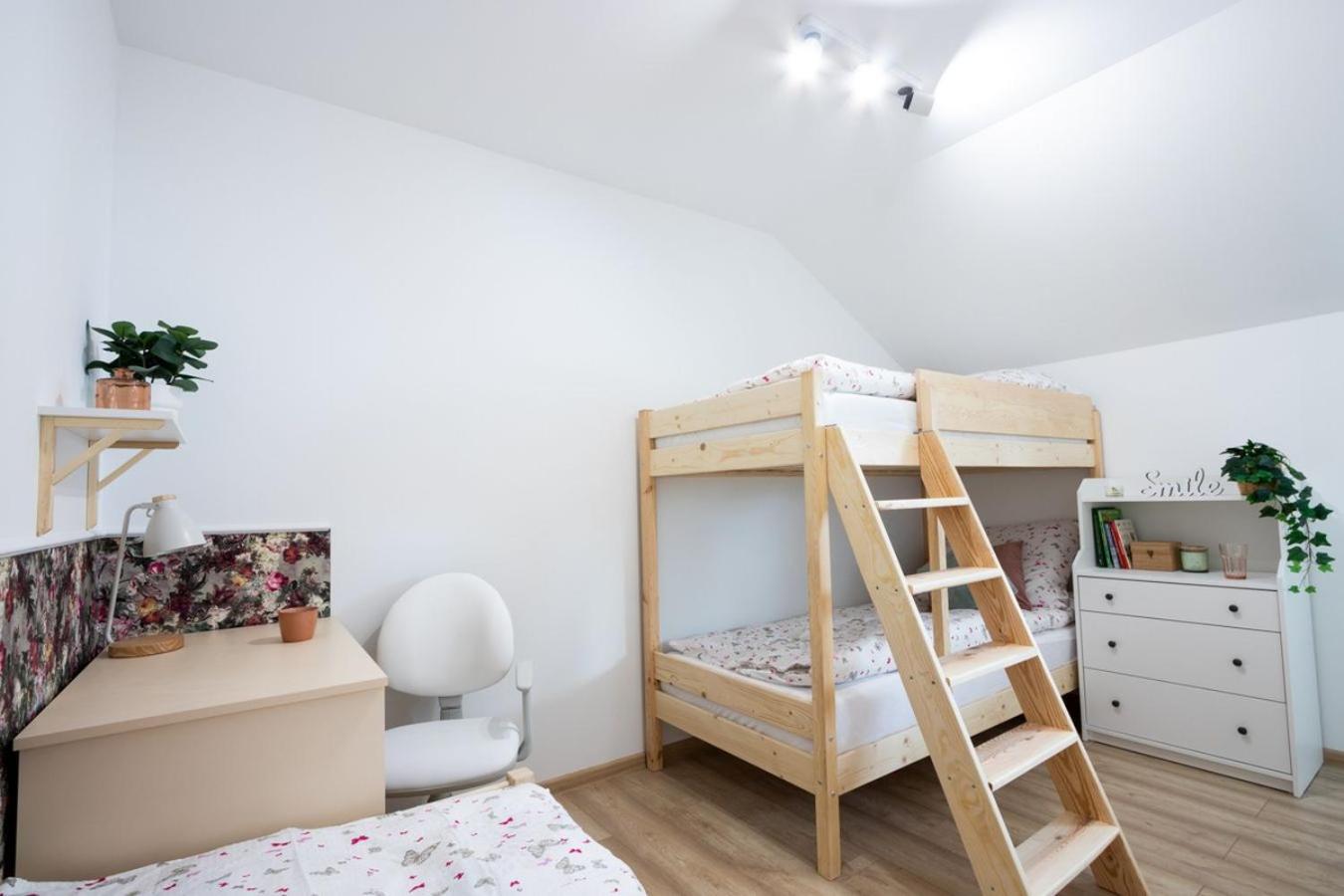 Apartamenty Gorki Male Tuszyn Exterior foto