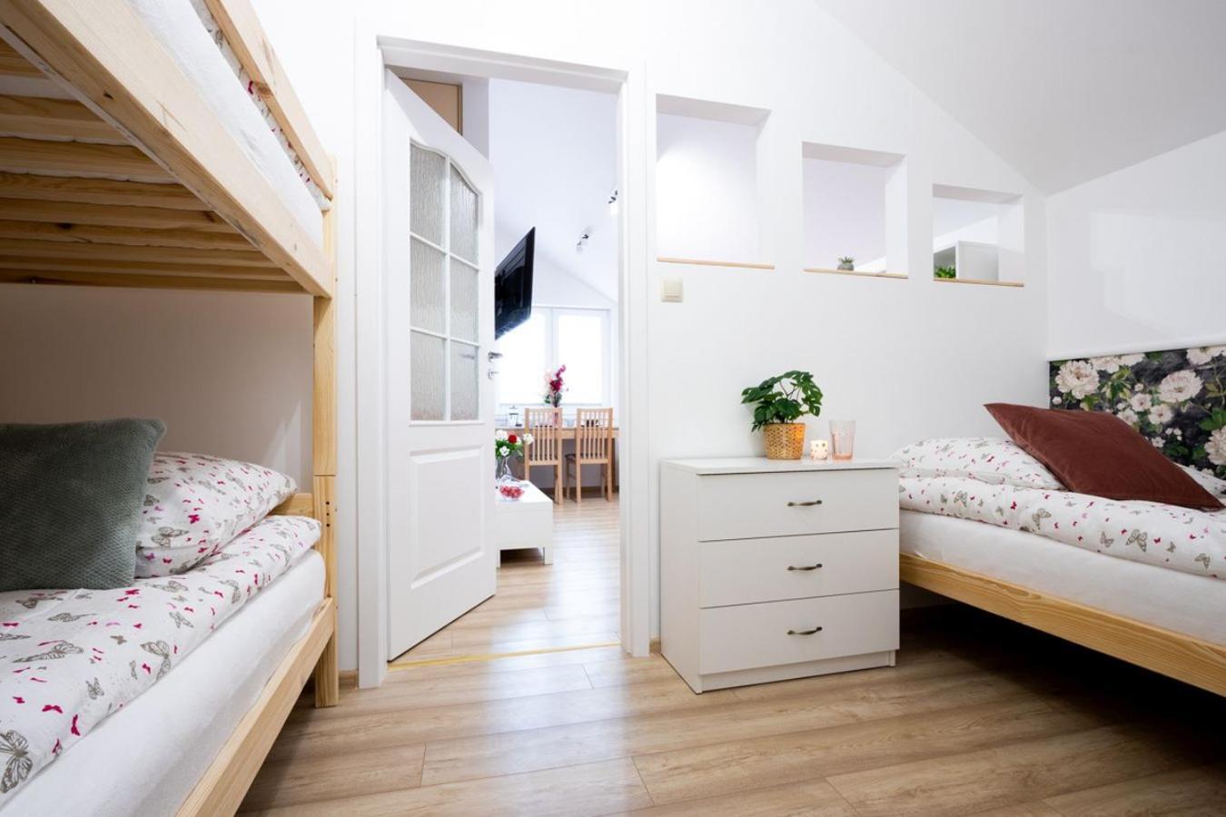 Apartamenty Gorki Male Tuszyn Exterior foto